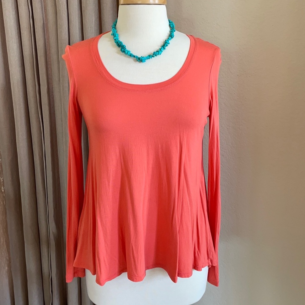 BCBG Salmon colored high low knit top; size XS